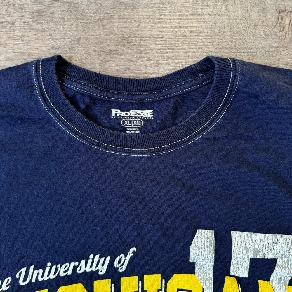 Michigan Wolverines College t shirt navy blue yellow men’s XL - Picture 3 of 4